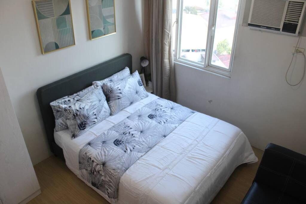 Huge A2J Executive Luxury 1Br Suite Near Abs Cbn, Gma Манила Екстериор снимка