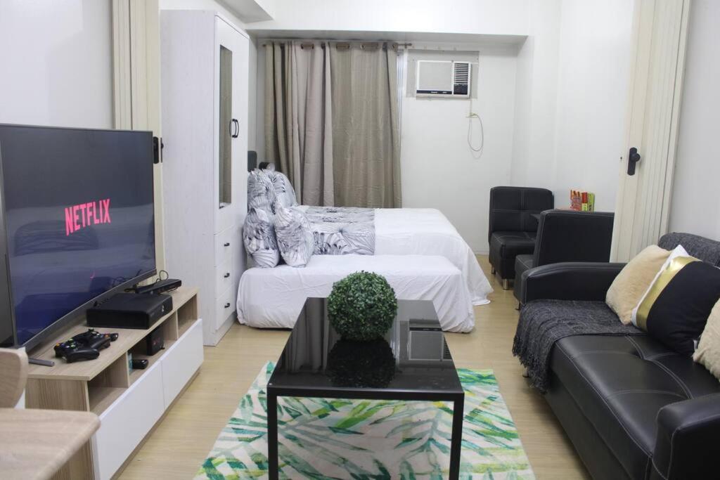 Huge A2J Executive Luxury 1Br Suite Near Abs Cbn, Gma Манила Екстериор снимка