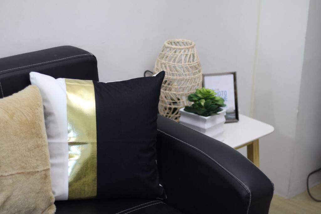Huge A2J Executive Luxury 1Br Suite Near Abs Cbn, Gma Манила Екстериор снимка