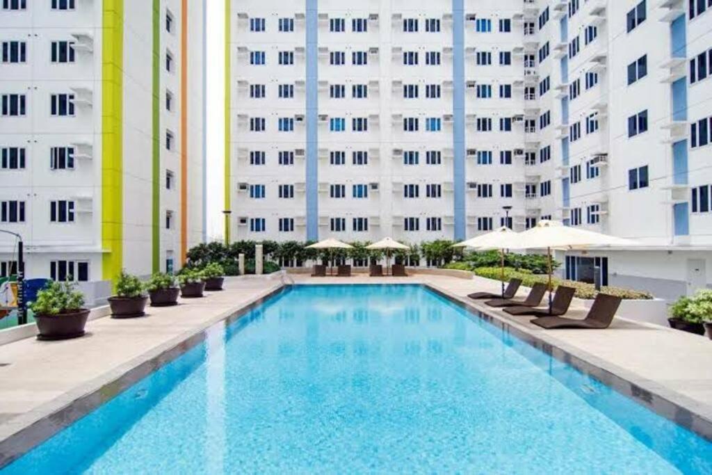 Huge A2J Executive Luxury 1Br Suite Near Abs Cbn, Gma Манила Екстериор снимка